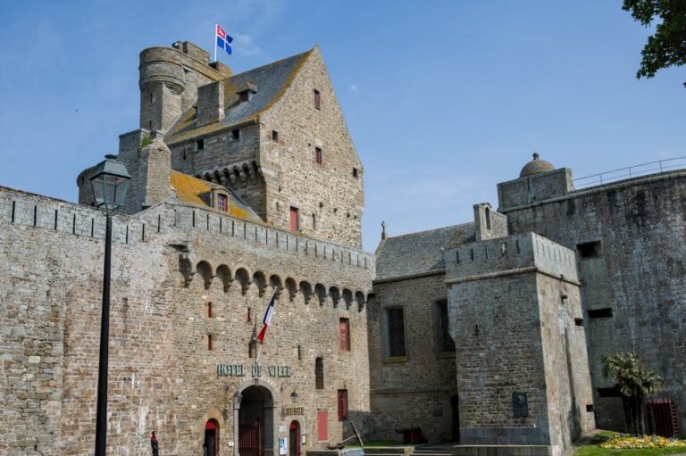 Ombrie portails-et-meurtrieres-architecture-militaire-medievale travel